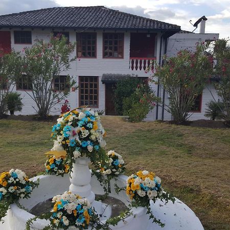 Hosteria San Carlos Tababela Kültér fotó