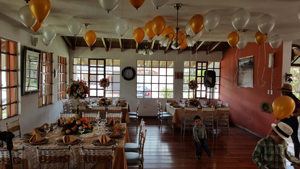 Hosteria San Carlos Tababela Kültér fotó