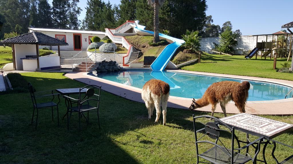 Hosteria San Carlos Tababela Kültér fotó