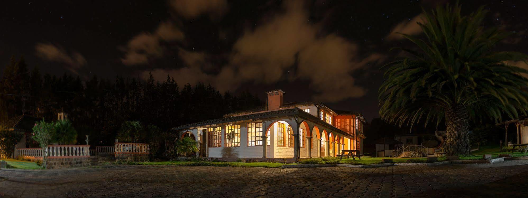 Hosteria San Carlos Tababela Kültér fotó
